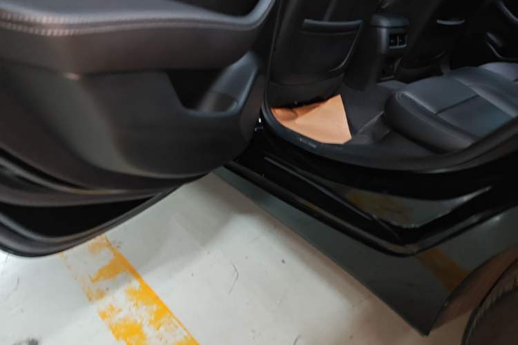 Used Cadillac CT5 2022 28T Luxury Version (Standard Edition) Left Side Sill