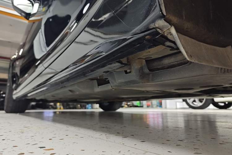 Used Cadillac CT5 2022 28T Luxury Edition Left Side Sill
