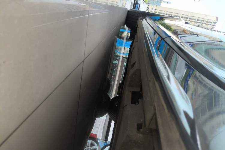 Used Cadillac CT5 2022 28T Luxury Version (Standard Edition) Left Side Sill