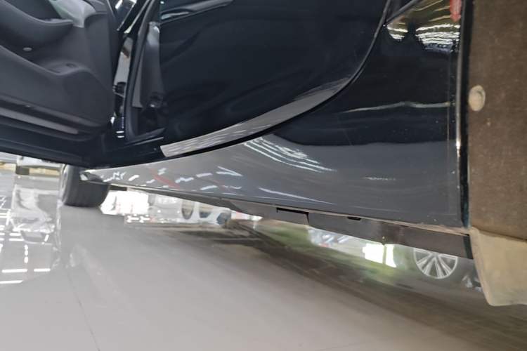 Used Cadillac CT5 2022 28T Luxury Version (Standard Edition) Left Side Sill