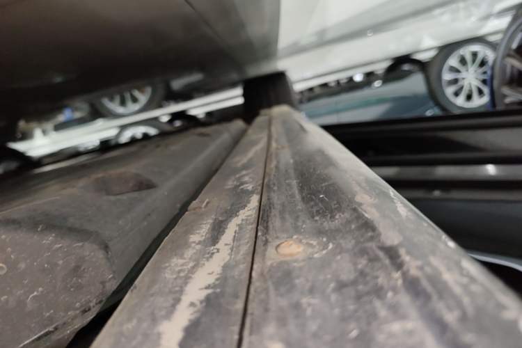 Used Cadillac CT5 2022 28T Luxury Edition Left Side Sill