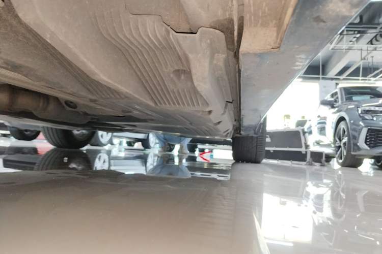Used Cadillac CT5 2022 28T Luxury Version (Standard Edition) Left Side Sill