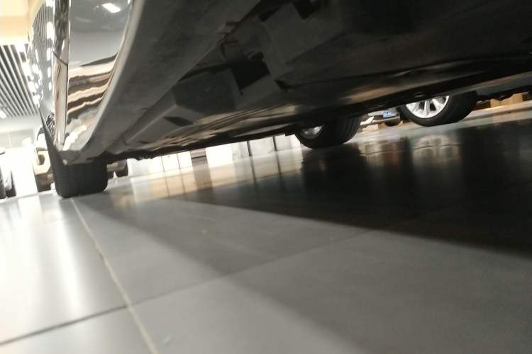 Used Cadillac CT5 2022 28T Luxury Version (Standard Edition) Left Side Sill