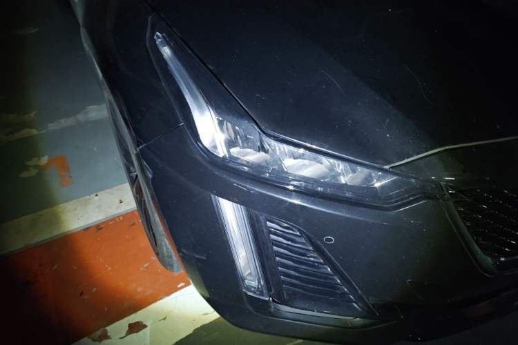 Used Cadillac CT5 2022 28T Luxury Version (Standard Edition) Right Front Headlight