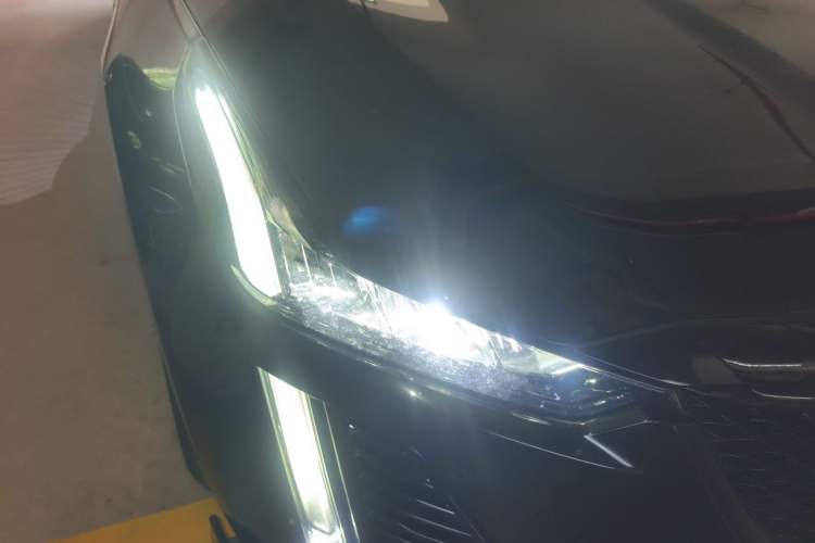Used Cadillac CT5 2022 28T Luxury Version (Standard Edition) Right Front Headlight