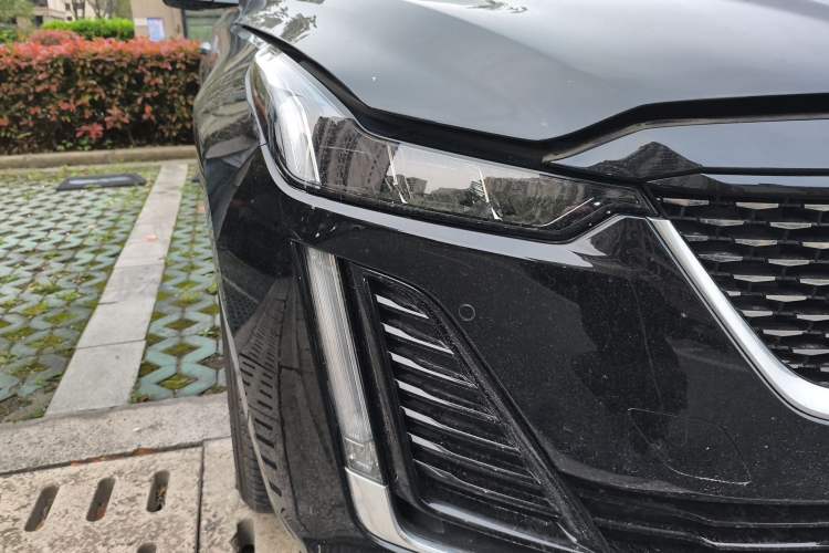 Used Cadillac CT5 2022 28T Luxury Version (Standard Edition) Right Front Headlight
