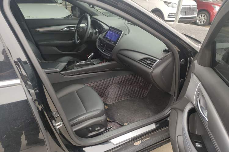 Used Cadillac CT5 2022 28T Luxury Edition Right Front Seat