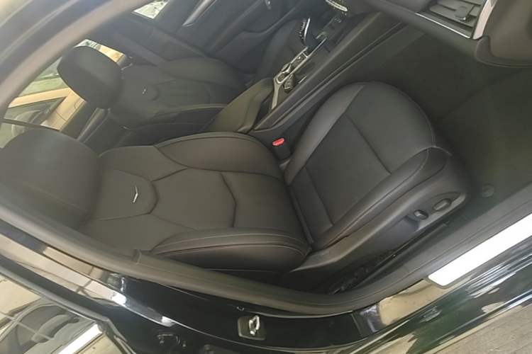 Used Cadillac CT5 2022 28T Luxury Edition Right Front Seat