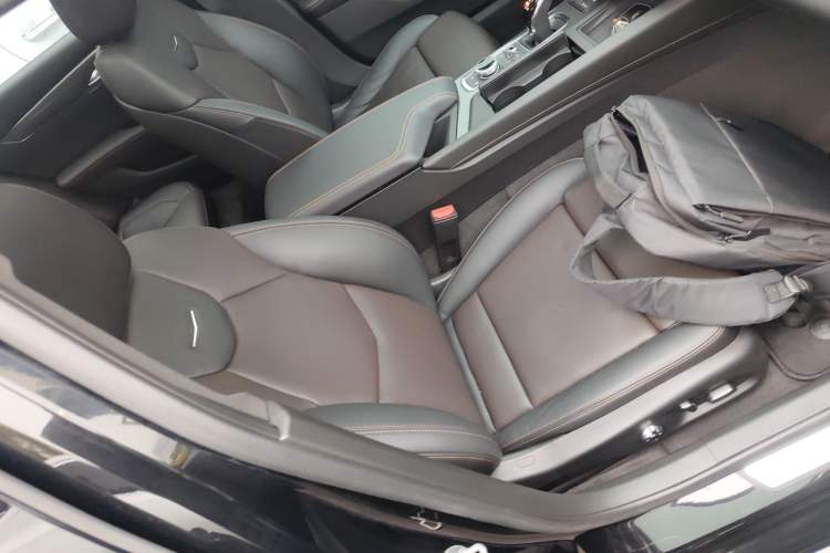 Used Cadillac CT5 2022 28T Platinum Edition Right Front Seat