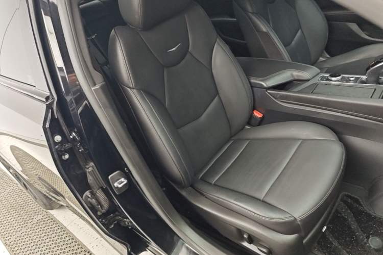 Used Cadillac CT5 2022 28T Luxury Edition Right Front Seat