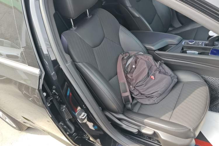 Used Cadillac CT5 2022 28T Fashion Edition Right Front Seat