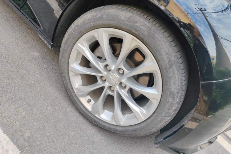 Used Cadillac CT5 2022 28T Luxury Version (Standard Edition) Right Front Wheel Hub
