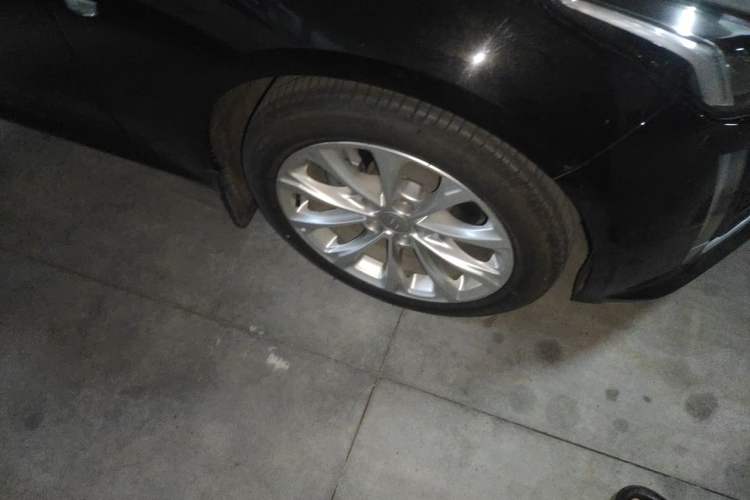 Used Cadillac CT5 2022 28T Luxury Version (Standard Edition) Right Front Wheel Hub