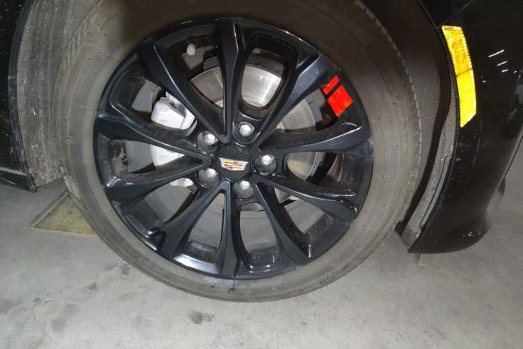 Used Cadillac CT5 2022 28T Luxury Version (Standard Edition) Right Front Wheel Hub
