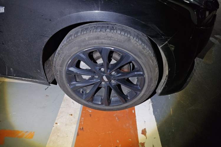 Used Cadillac CT5 2022 28T Luxury Version (Standard Edition) Right Front Wheel Hub