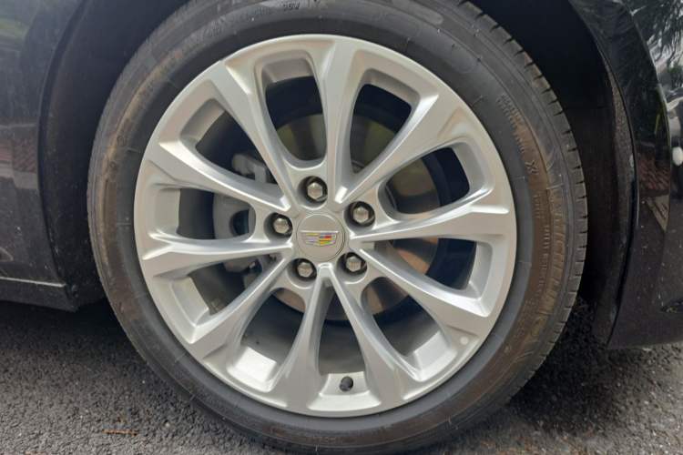 Used Cadillac CT5 2022 28T Luxury Version (Standard Edition) Right Front Wheel Hub