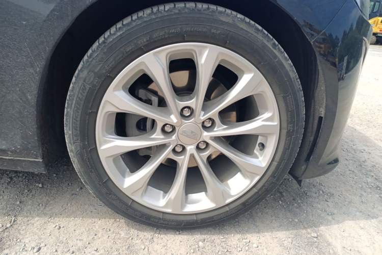 Used Cadillac CT5 2022 28T Luxury Version (Standard Edition) Right Front Wheel Hub