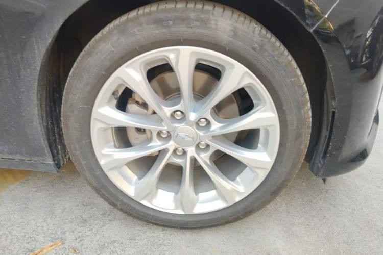 Used Cadillac CT5 2022 28T Luxury Version (Standard Edition) Right Front Wheel Hub