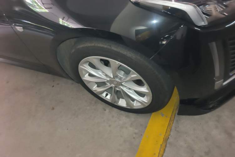 Used Cadillac CT5 2022 28T Luxury Version (Standard Edition) Right Front Wheel Hub