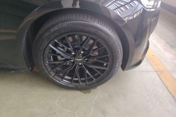 Used Cadillac CT5 2022 28T Luxury Version (Standard Edition) Right Front Wheel Hub