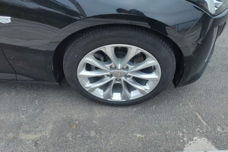 Used Cadillac CT5 2022 28T Luxury Version (Standard Edition) Right Front Wheel Hub
