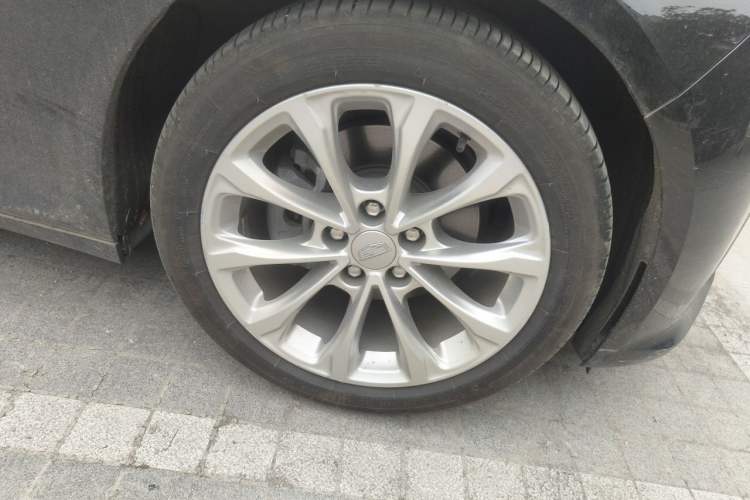Used Cadillac CT5 2022 28T Luxury Version (Standard Edition) Right Front Wheel Hub