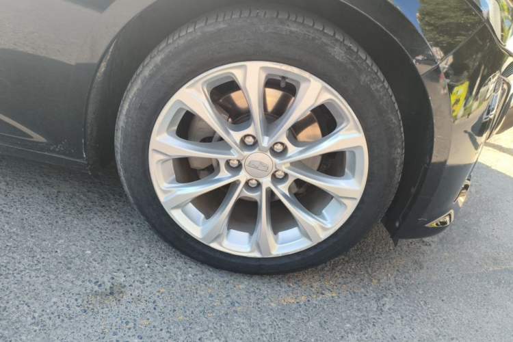 Used Cadillac CT5 2022 28T Luxury Version (Standard Edition) Right Front Wheel Hub