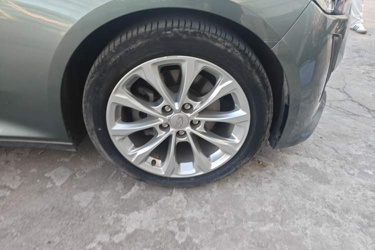 Used Cadillac CT5 2022 28T Luxury Version (Standard Edition) Right Front Wheel Hub