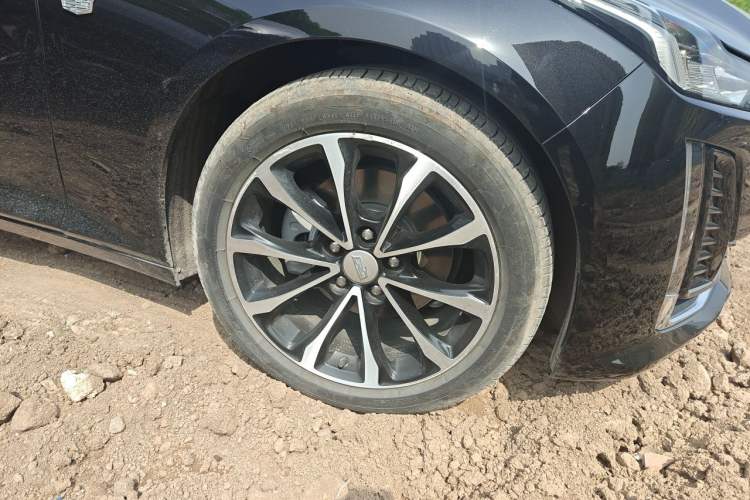 Used Cadillac CT5 2022 28T Luxury Version (Standard Edition) Right Front Wheel Hub