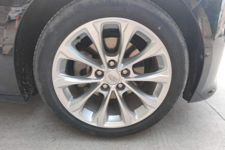 Used Cadillac CT5 2022 28T Luxury Version (Standard Edition) Right Front Wheel Hub