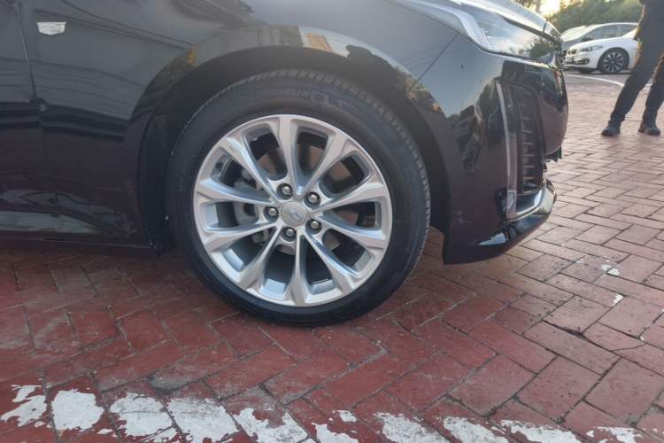 Used Cadillac CT5 2022 28T Luxury Version (Standard Edition) Right Front Wheel Hub