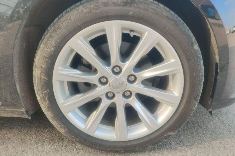 Used Cadillac CT5 2022 28T Fashion Edition Right Front Wheel Hub