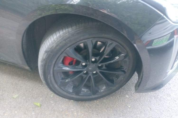 Used Cadillac CT5 2022 28T Luxury Version (Standard Edition) Right Front Wheel Hub