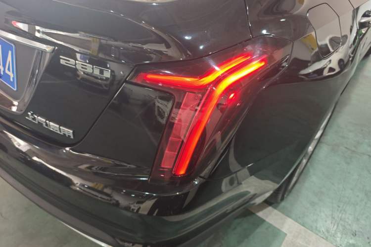Used Cadillac CT5 2022 28T Luxury Edition Right Rear Taillight