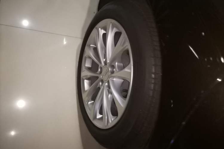 Used Cadillac CT5 2022 28T Luxury Version (Standard Edition) Right Rear Wheel Hub