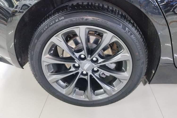 Used Cadillac CT5 2022 28T Luxury Edition Right Rear Wheel Hub