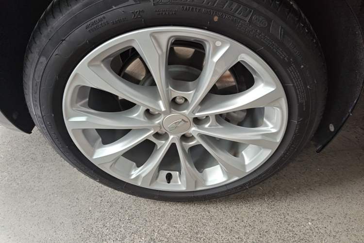 Used Cadillac CT5 2022 28T Luxury Version (Standard Edition) Right Rear Wheel Hub