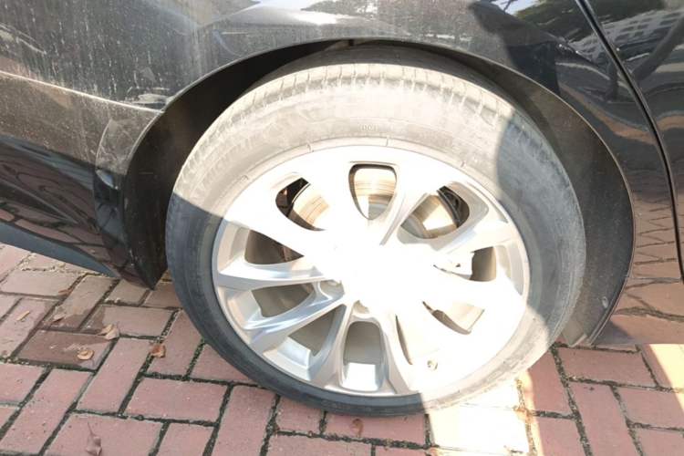 Used Cadillac CT5 2022 28T Luxury Version (Standard Edition) Right Rear Wheel Hub