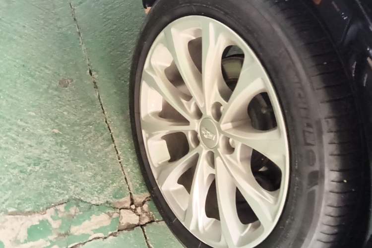 Used Cadillac CT5 2022 28T Luxury Version (Standard Edition) Right Rear Wheel Hub