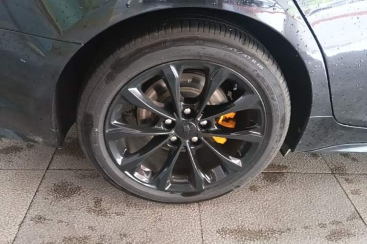 Used Cadillac CT5 2022 28T Luxury Edition Right Rear Wheel Hub
