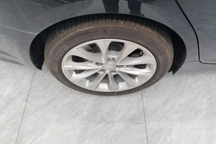 Used Cadillac CT5 2022 28T Luxury Version (Standard Edition) Right Rear Wheel Hub