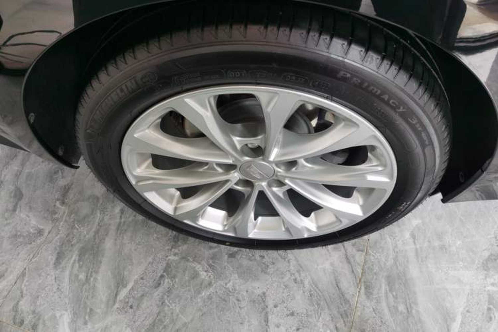 Used Cadillac CT5 2022 28T Luxury Edition Right Rear Wheel Hub