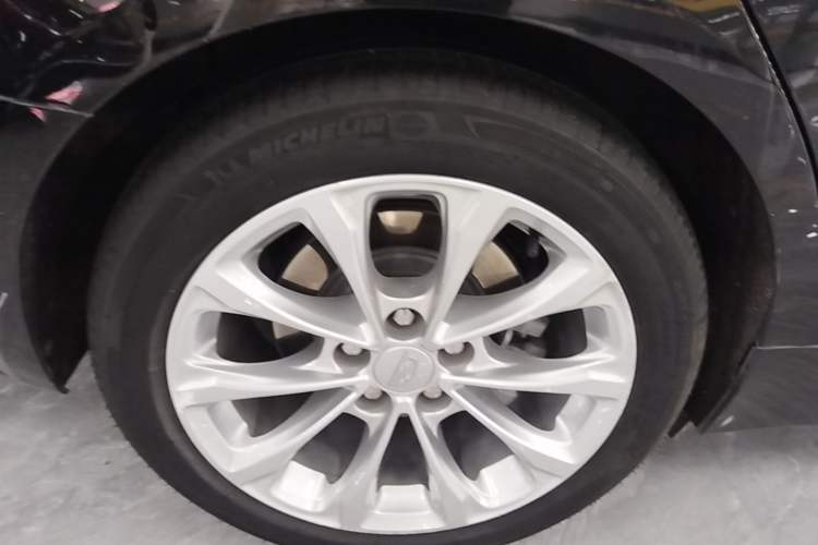 Used Cadillac CT5 2022 28T Luxury Version (Standard Edition) Right Rear Wheel Hub