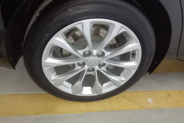 Used Cadillac CT5 2022 28T Luxury Version (Standard Edition) Right Rear Wheel Hub