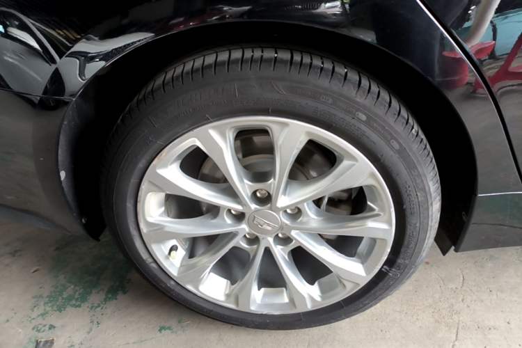 Used Cadillac CT5 2022 28T Luxury Version (Standard Edition) Right Rear Wheel Hub
