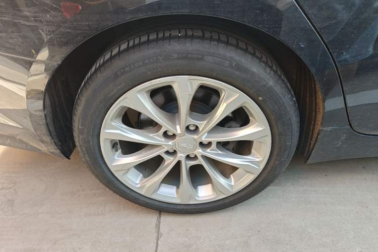 Used Cadillac CT5 2022 28T Luxury Edition Right Rear Wheel Hub