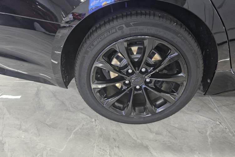 Used Cadillac CT5 2022 28T Luxury Version (Standard Edition) Right Rear Wheel Hub