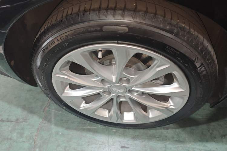 Used Cadillac CT5 2022 28T Luxury Edition Right Rear Wheel Hub