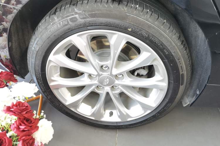 Used Cadillac CT5 2022 28T Luxury Version (Standard Edition) Right Rear Wheel Hub
