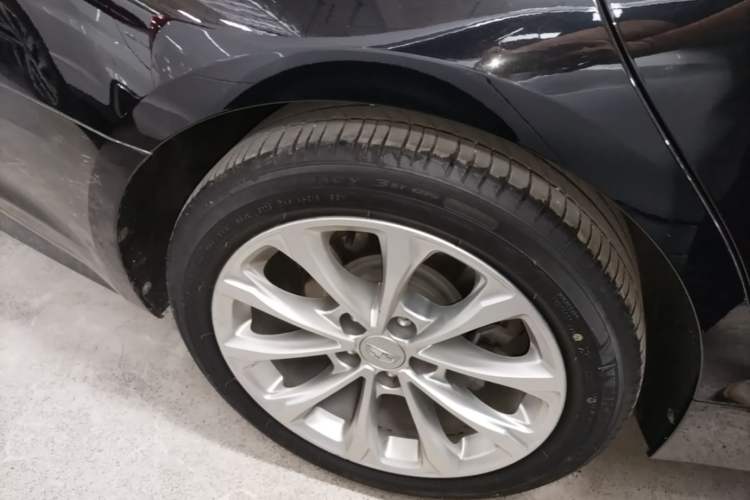 Used Cadillac CT5 2022 28T Luxury Version (Standard Edition) Right Rear Wheel Hub